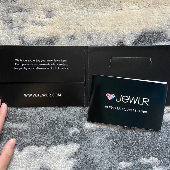 jewlr G initial pendant & chain - Picture 5 of 9